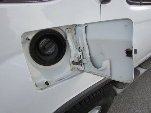 Used 2000 Nissan Xterra XE RWD image 27