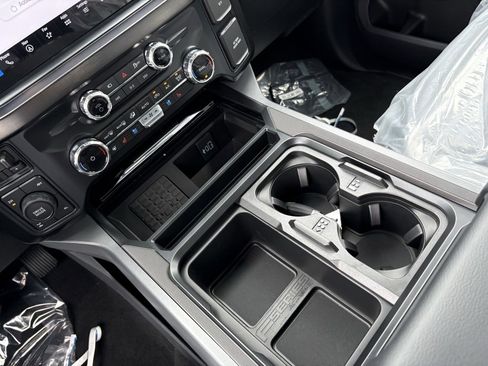 New 2026 Ford F350 Lariat w/ Black Appearance Package image 31