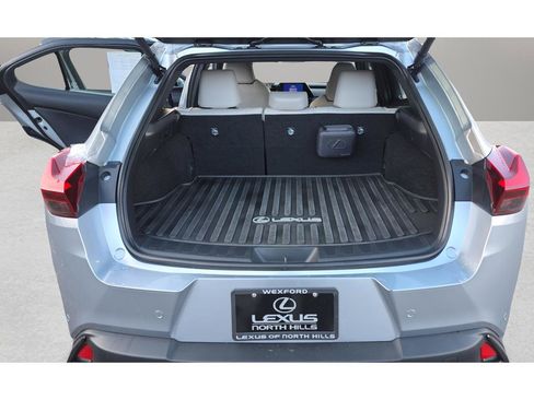 Used 2025 Lexus UX 300h AWD image 18