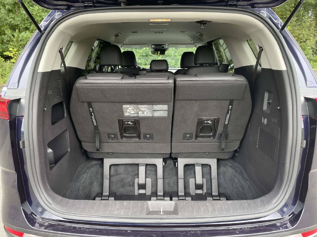 Used 2024 Kia Carnival LX FWD image 8