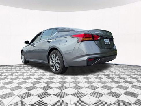 Used 2020 Nissan Altima 2.5 S FWD image 10