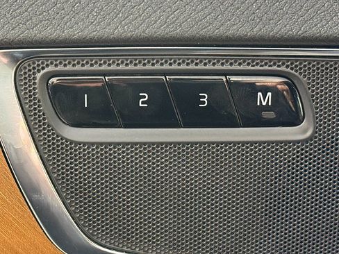 Used 2017 Volvo XC90 T6 Inscription w/ Vision Package image 38