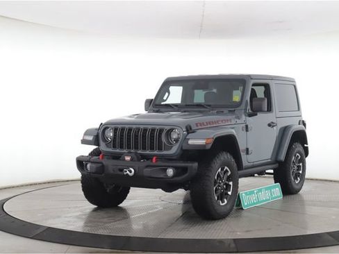 Used 2025 Jeep Wrangler Rubicon AWD/4WD image 11
