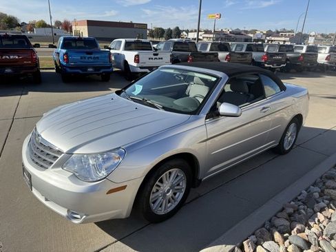 Used 2008 Chrysler Sebring Touring image 3