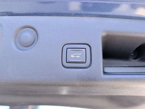 Used 2024 Chevrolet Equinox LT FWD image 30
