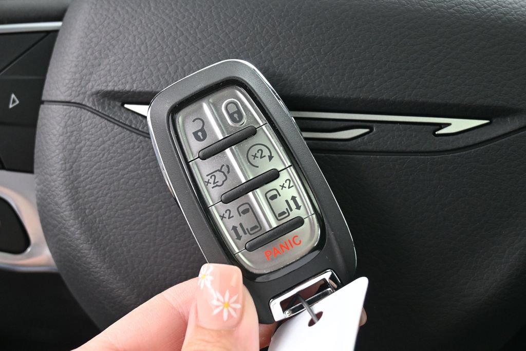 New 2027 Chrysler Pacifica Select w/ Family Tech Group FWD image 30