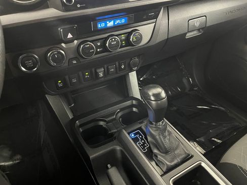 Used 2021 Toyota Tacoma TRD Sport w/ Technology Package AWD/4WD image 23