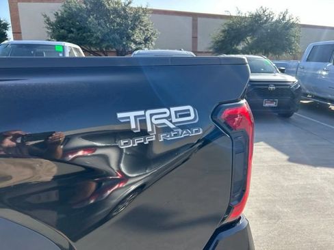 Certified 2024 Toyota Tacoma TRD Off-Road AWD/4WD image 7
