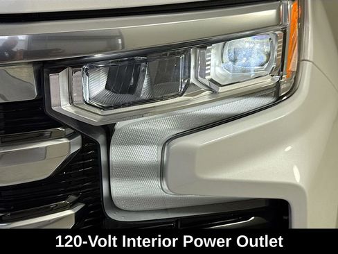 Used 2024 Chevrolet Silverado 1500 High Country w/ Technology Package AWD/4WD image 39