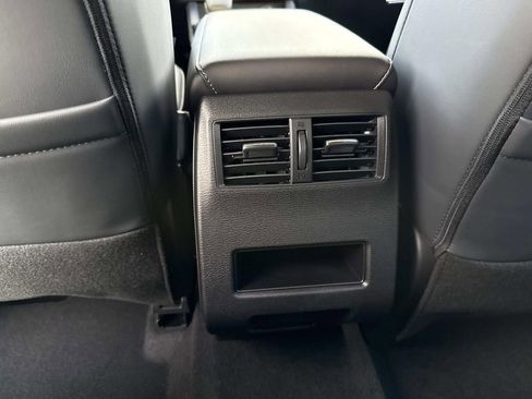 New 2026 Mitsubishi Outlander SE image 17