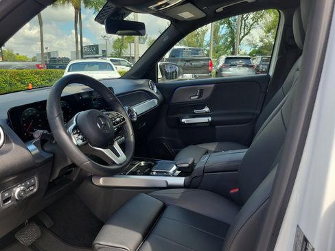 Used 2022 Mercedes-Benz GLB 250 image 12