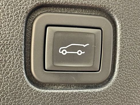 Used 2024 Chevrolet Blazer EV LT AWD/4WD image 13