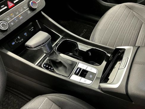 Used 2025 Hyundai Santa Cruz SE image 17