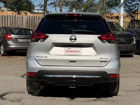 Used 2018 Nissan Rogue SV w/ Premium Package AWD/4WD image 6