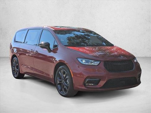 New 2026 Chrysler Pacifica Select image 9