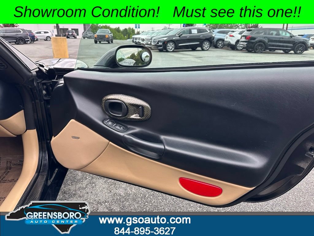Used 2001 Chevrolet Corvette Convertible w/ Preferred Equipment Group1 RWD image 18