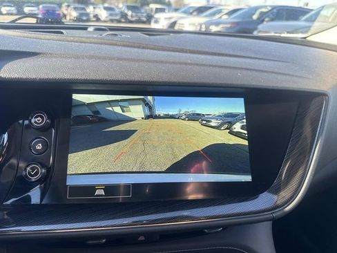 Used 2023 Buick Envision Essence image 22