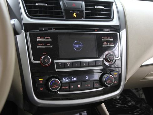 Used 2018 Nissan Altima 2.5 SV image 9