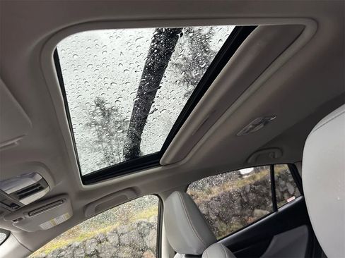 Used 2019 Subaru Crosstrek 2.0i Limited w/ Moonroof Package w/Navigation image 15