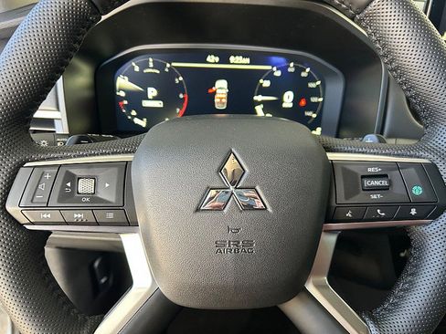 New 2026 Mitsubishi Outlander SE image 20