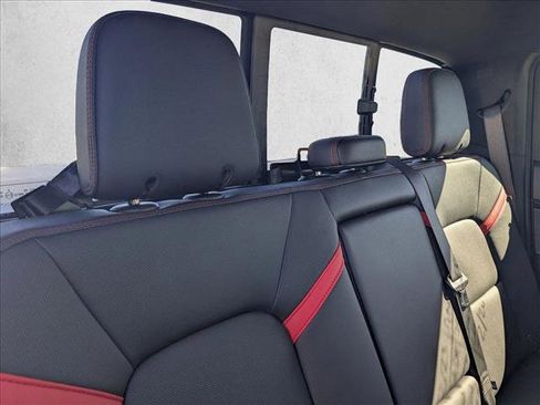 Used 2024 Chevrolet Colorado Z71 w/ Z71 Convenience Package 2 image 18