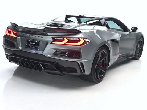 Used 2024 Chevrolet Corvette Z06 w/ Stealth Interior Trim Package RWD image 9