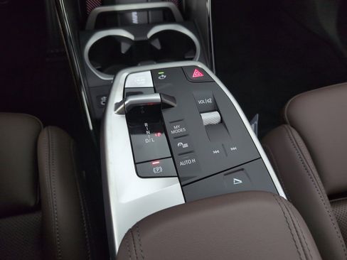 Used 2025 BMW X1 xDrive28i w/ Premium Package image 14