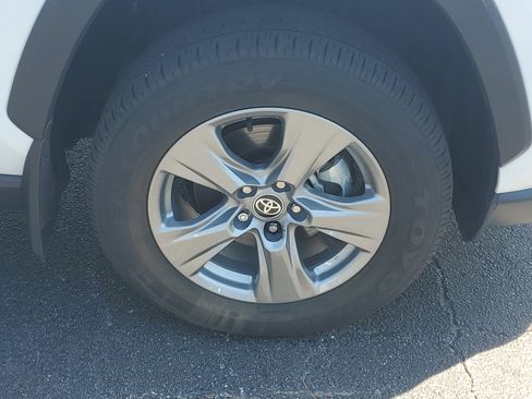 Certified 2024 Toyota RAV4 LE AWD/4WD image 7