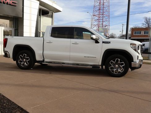 Certified 2022 GMC Sierra 1500 SLT image 8