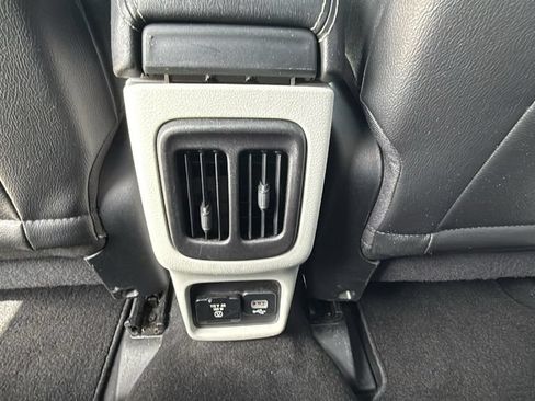 Used 2018 Jeep Compass Latitude w/ Popular Equipment Group FWD image 19
