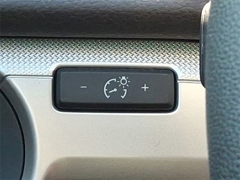 Used 2018 Volkswagen Passat 2.0T R-Line image 21