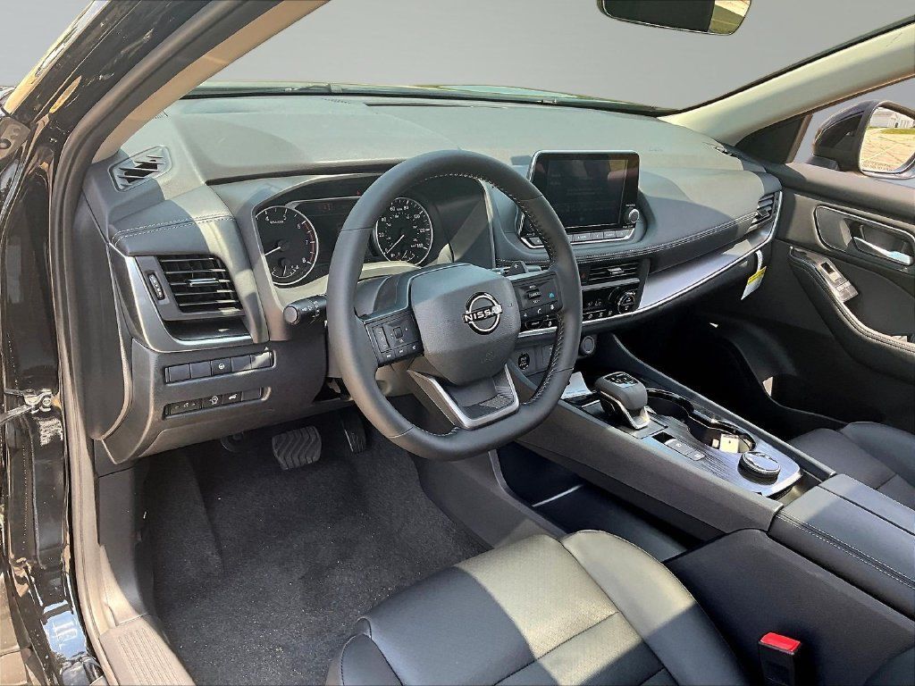 Used 2026 Nissan Rogue Dark Armor AWD/4WD image 7