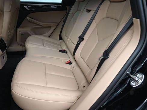 Certified 2026 Porsche Macan AWD/4WD image 15