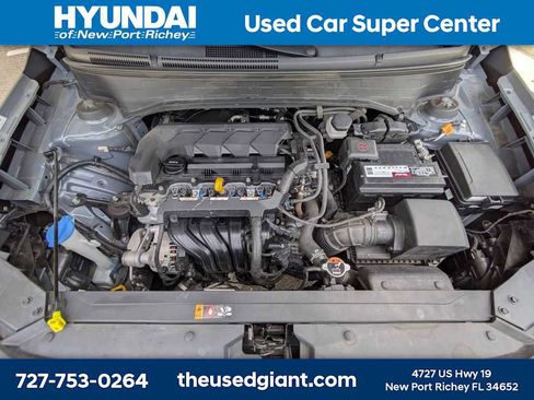 Used 2022 Hyundai Venue Limited FWD image 12