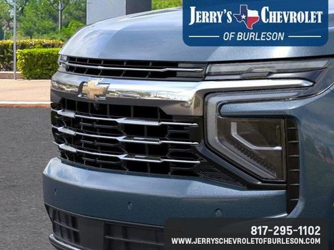 New 2026 Chevrolet Suburban LT image 16