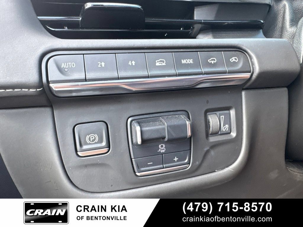 Used 2023 Cadillac Escalade Sport Platinum w/ LPO, ONYX Package AWD/4WD image 15