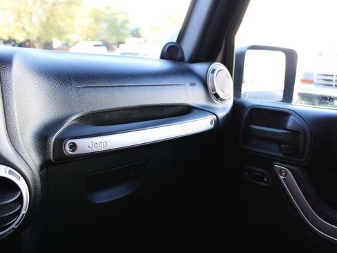 Used 2011 Jeep Wrangler Sahara w/ Connectivity Group AWD/4WD image 44