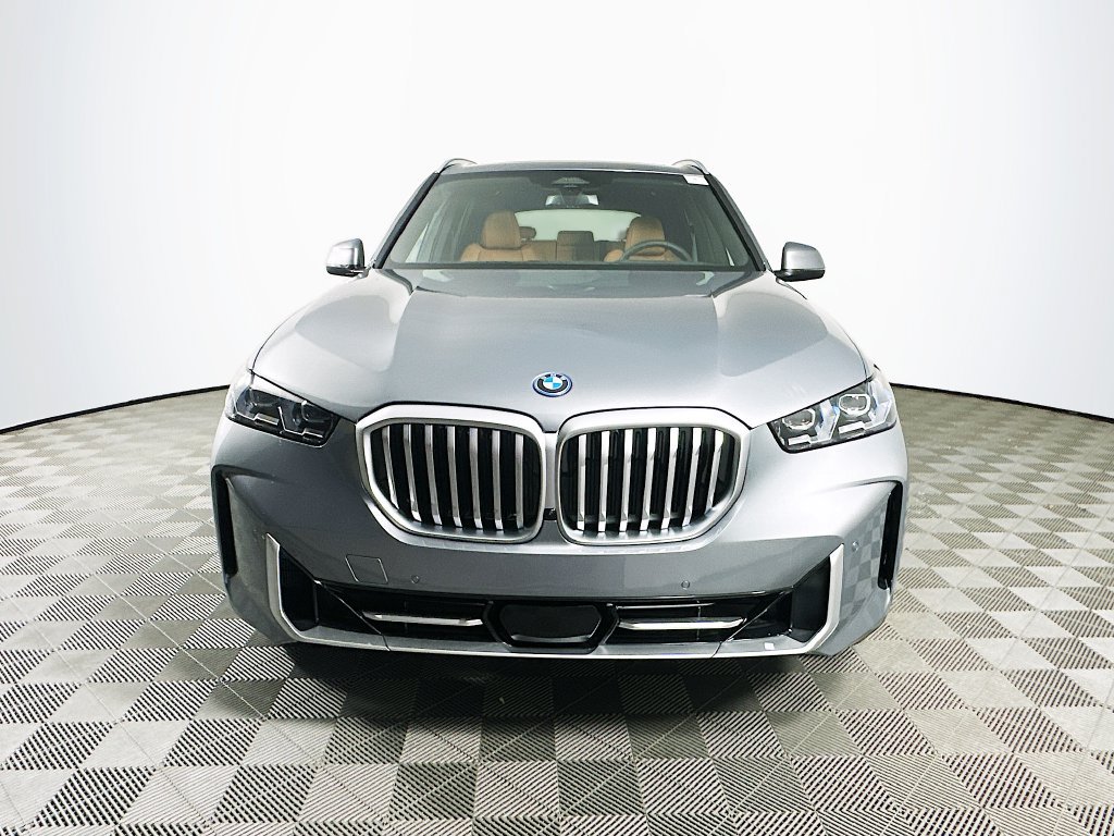 Used 2026 BMW X5 xDrive50e AWD/4WD image 3