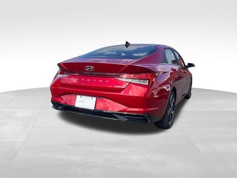 Used 2022 Hyundai Elantra Limited FWD image 5