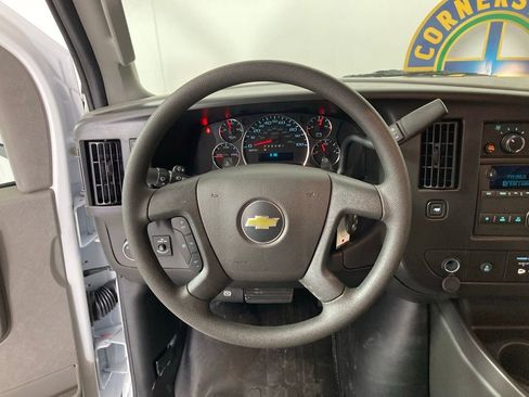 New 2026 Chevrolet Express 3500 Extended RWD image 7