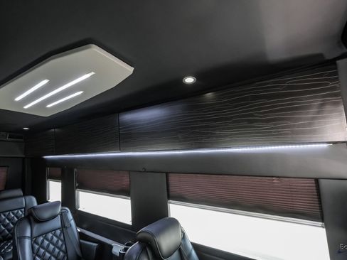 Used 2022 Mercedes-Benz Sprinter 2500 image 97