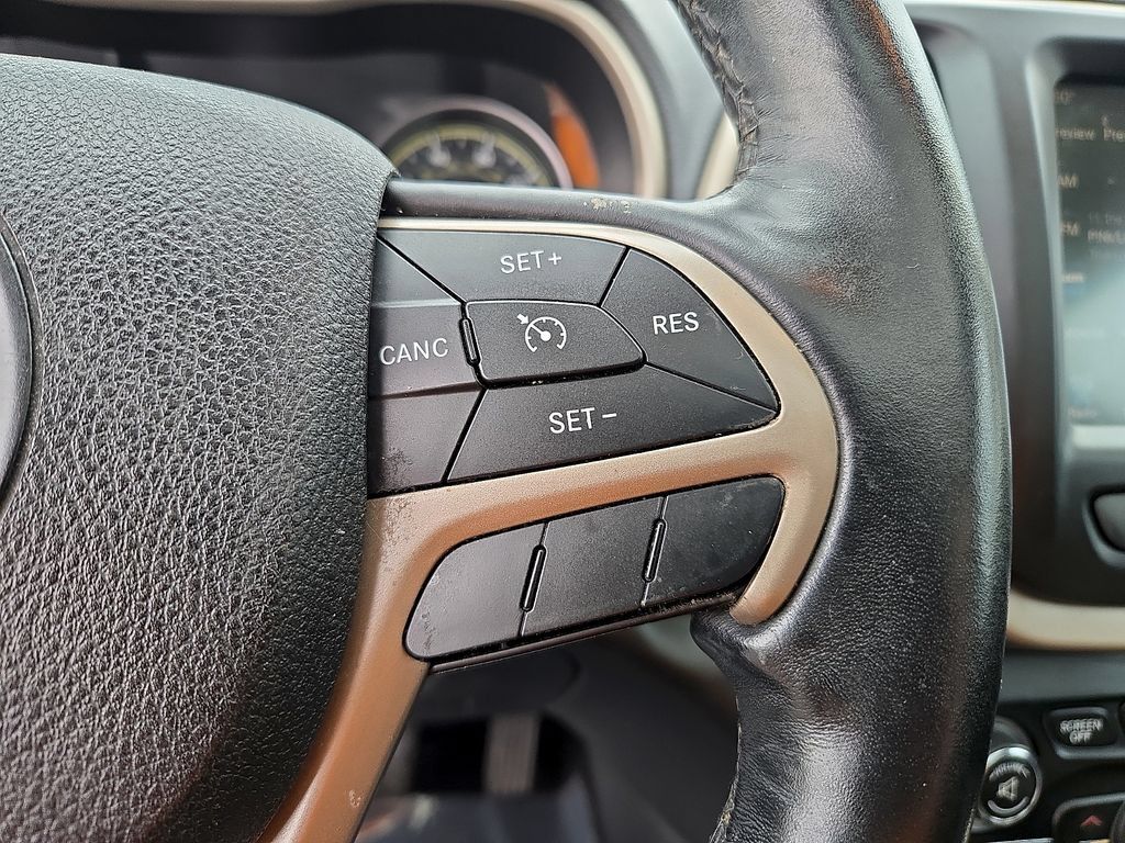Used 2014 Jeep Cherokee Limited AWD/4WD image 24