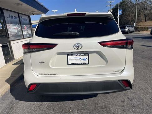 Used 2020 Toyota Highlander L image 5