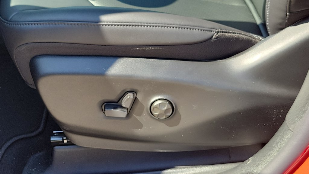 New 2027 Chrysler Pacifica Select w/ Family Tech Group FWD image 16