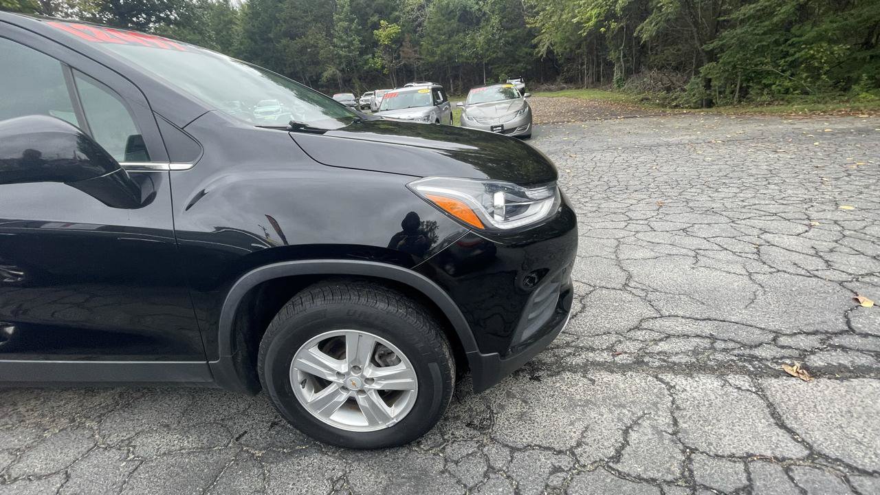 Used 2019 Chevrolet Trax LT w/ LT Convenience Package AWD/4WD image 12