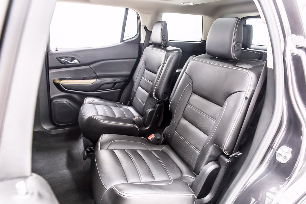 Used 2019 GMC Acadia Denali w/ Technology Package FWD image 29
