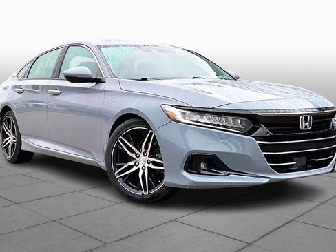 Used 2022 Honda Accord Touring image 2