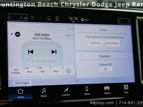 Used 2023 Chrysler Pacifica Touring-L image 22