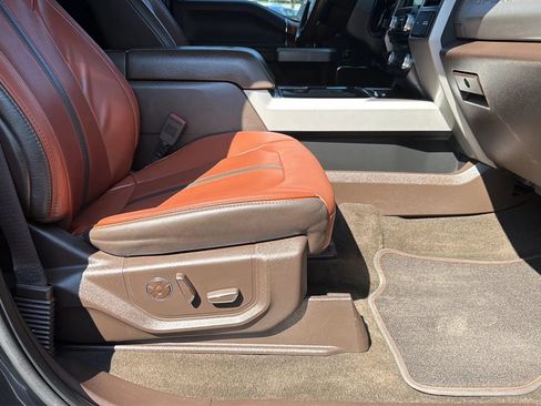 Used 2018 Ford F250 King Ranch w/ King Ranch Ultimate Package AWD/4WD image 16