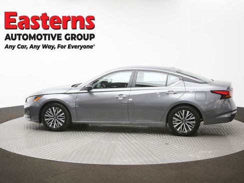 Used 2025 Nissan Altima 2.5 SV image 60